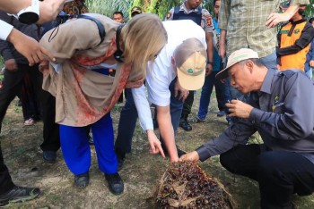 Anggota Parlemen dan Dubes Kerajaan Norwegia Kagumi Perkebunan Sawit Rakyat