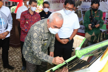 Gubernur Resmikan Tiga Gedung Sekolah Di Muara Wahau